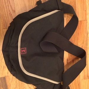 Like new Rickshaw Zero 15 small messenger bag.